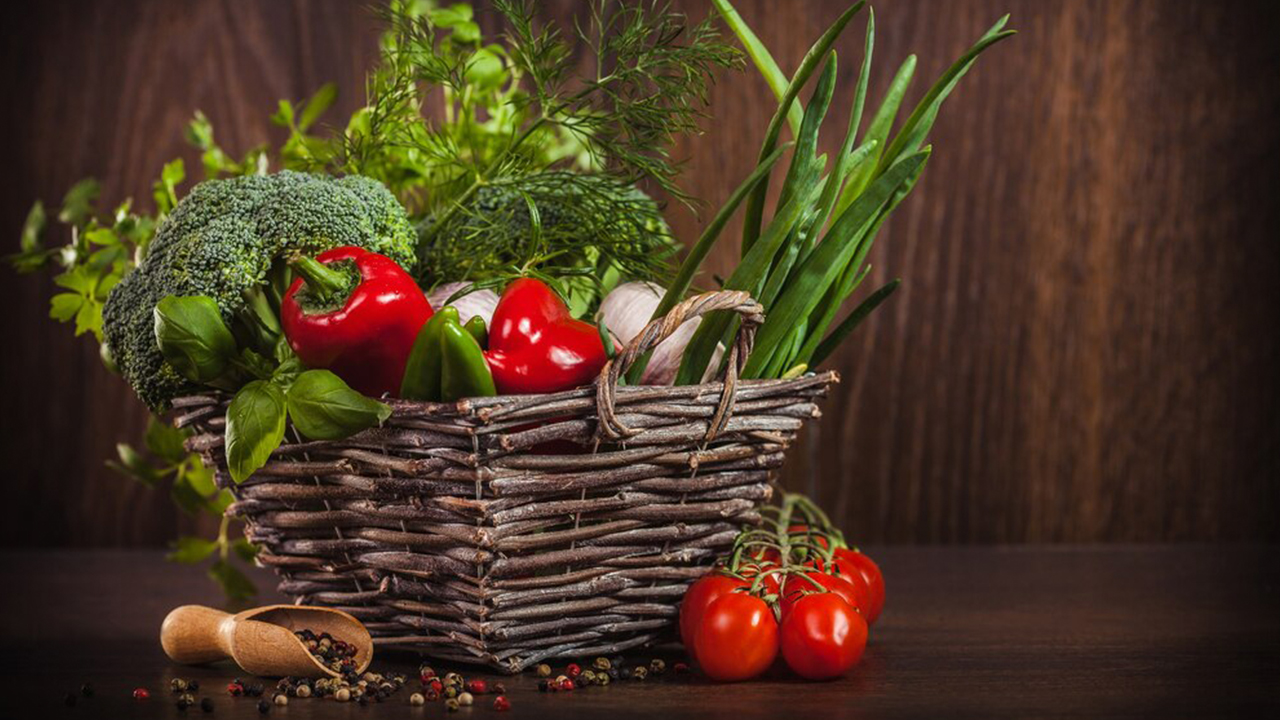 Importanța Fructelor și Legumelor în Alimentație: Sursă de Vitalitate și Sănătate
