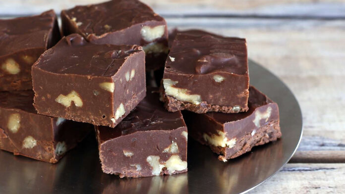 Delicii Făcute în Casă: Retete Ușoare și Delicioase de Ciocolată